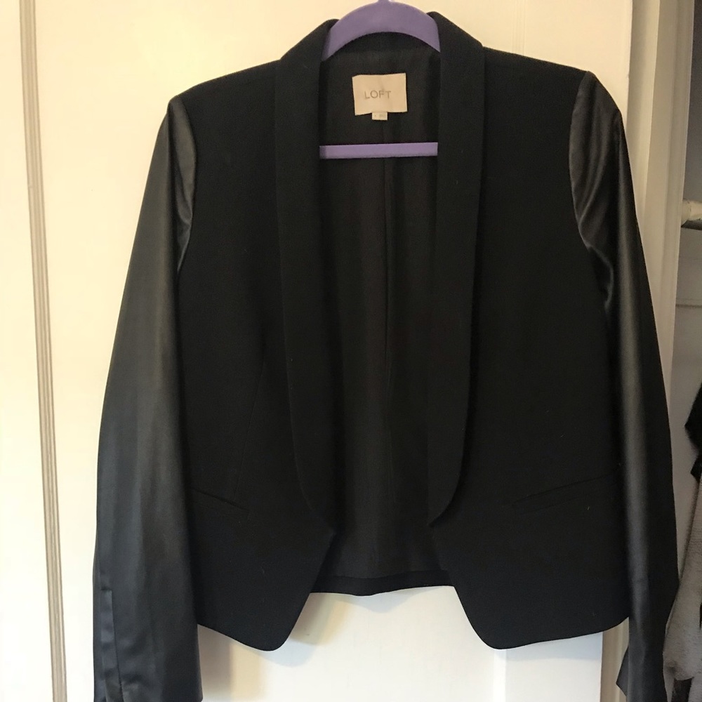 Leather sleeve loft blazer